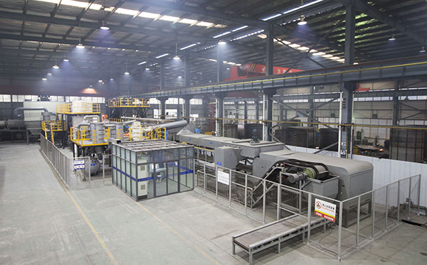 廢舊輪胎處理設(shè)備.jpg 廢舊輪胎處理設(shè)備.jpg