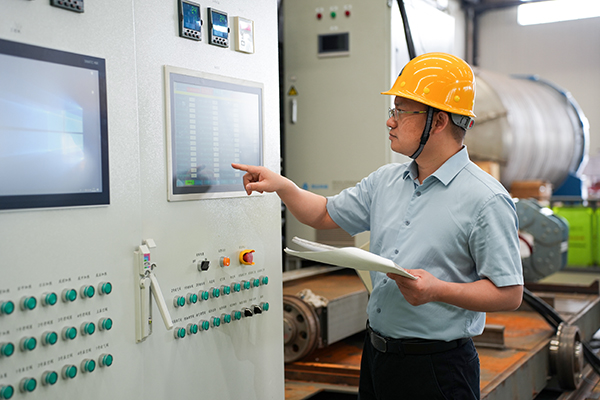 頂立科技胡祥龍博士榮獲“長沙市科技勞?！睒s譽稱號 (3).jpg